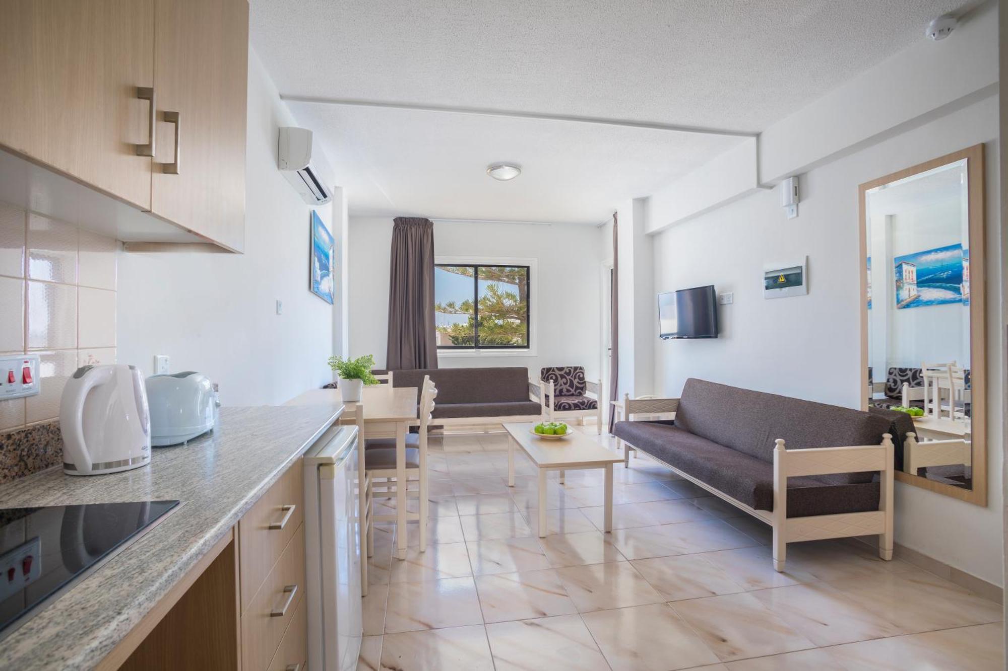 Christabelle Hotel Apartments Aya Napa Dış mekan fotoğraf